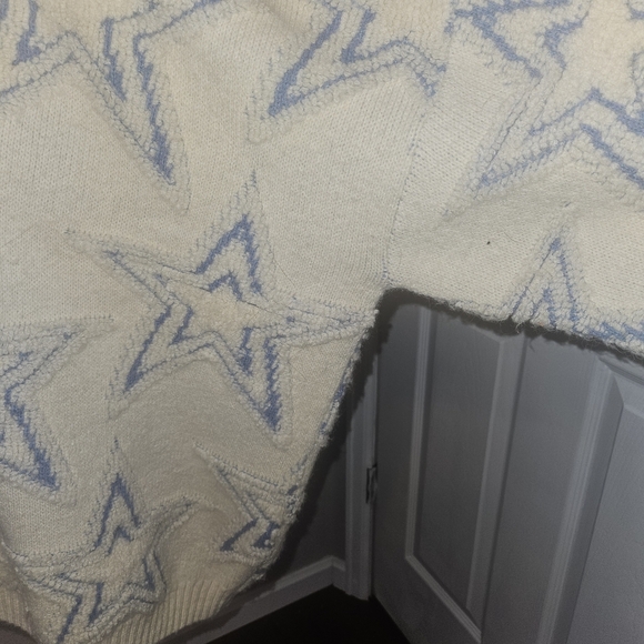 Main Strip Star Patterned Sweater in Cream and Blue - Picture 5 of 5